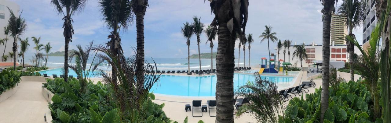 Viaggio Resort มาซาตลัน ภายนอก รูปภาพ View of the beach at the Grand Palladium Hotel
