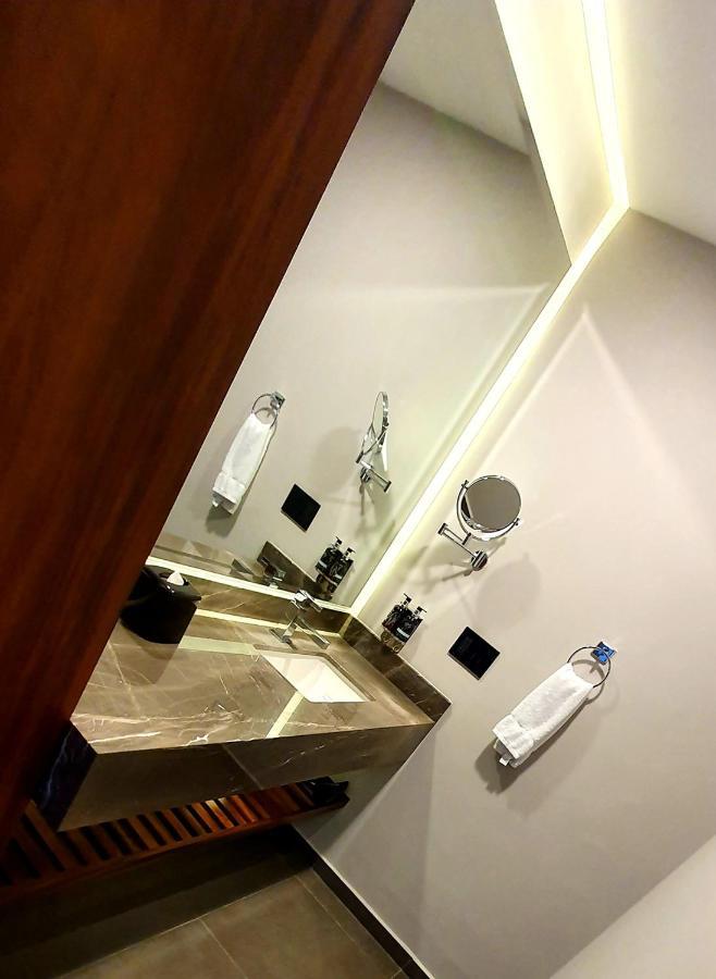 Viaggio Resort มาซาตลัน ภายนอก รูปภาพ Bathroom